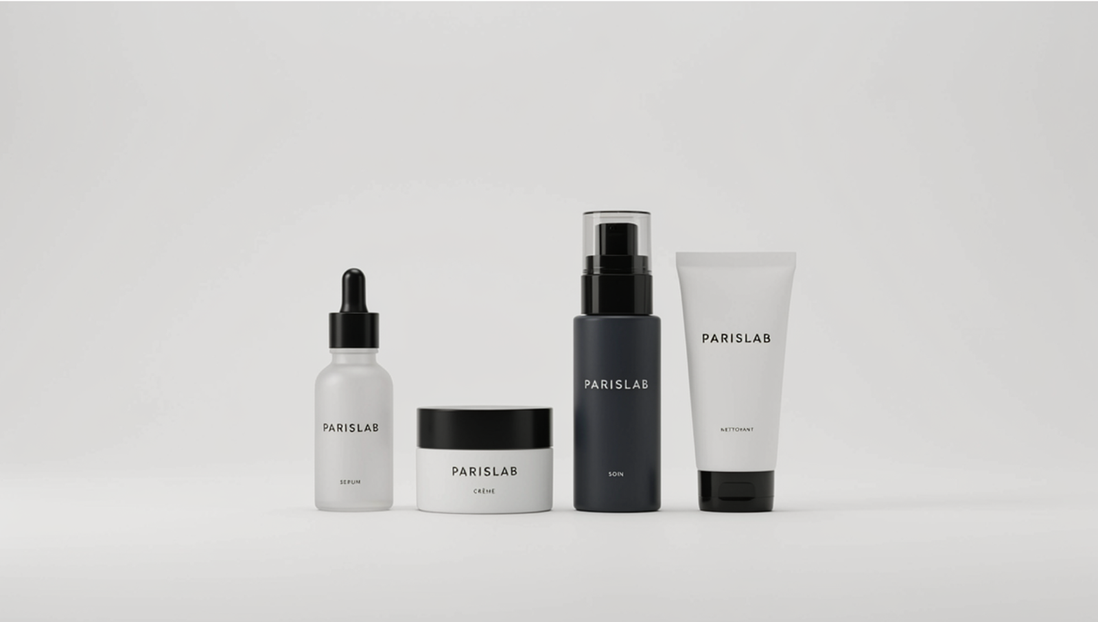 Gamme de produits cosmétiques présentée en flacons et pots
